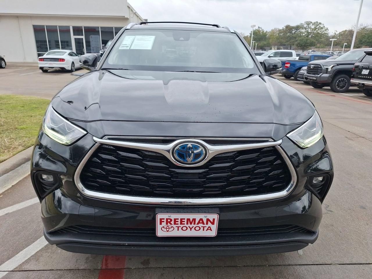 2023 Toyota Highlander Hybrid Limited Hurst TX