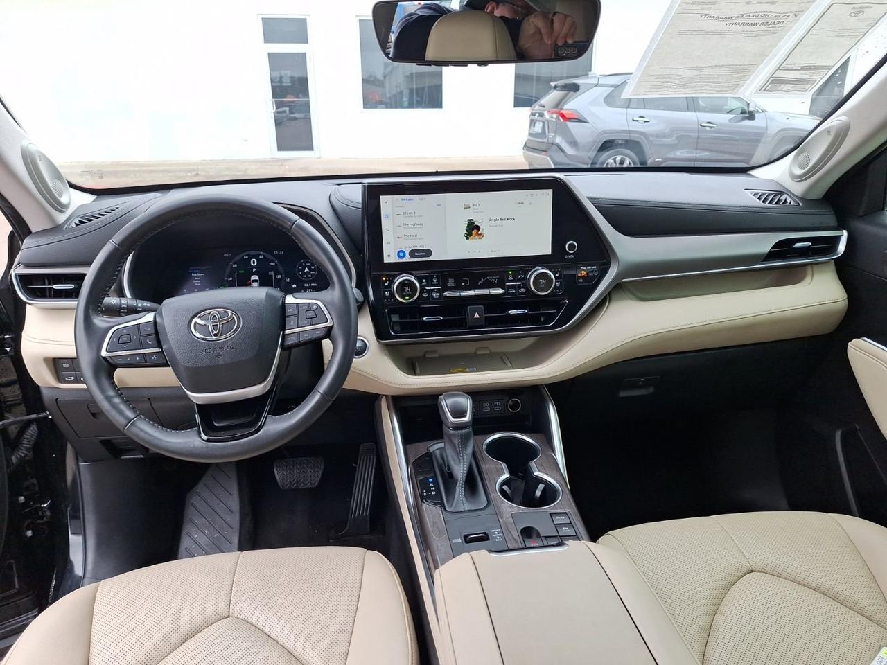 2023 Toyota Highlander Hybrid Limited Hurst TX