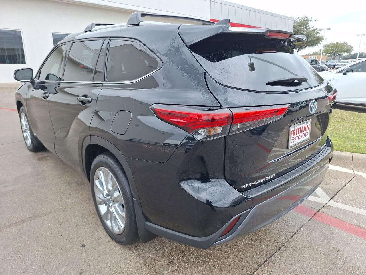 2023 Toyota Highlander Hybrid Limited Hurst TX