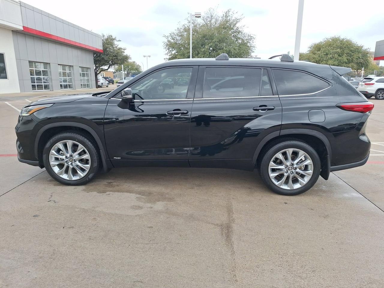 2023 Toyota Highlander Hybrid Limited Hurst TX