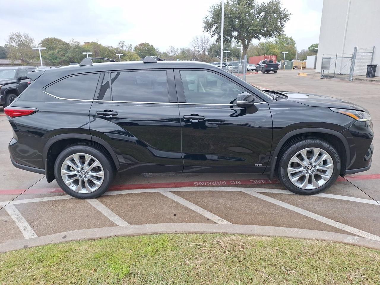 2023 Toyota Highlander Hybrid Limited Hurst TX