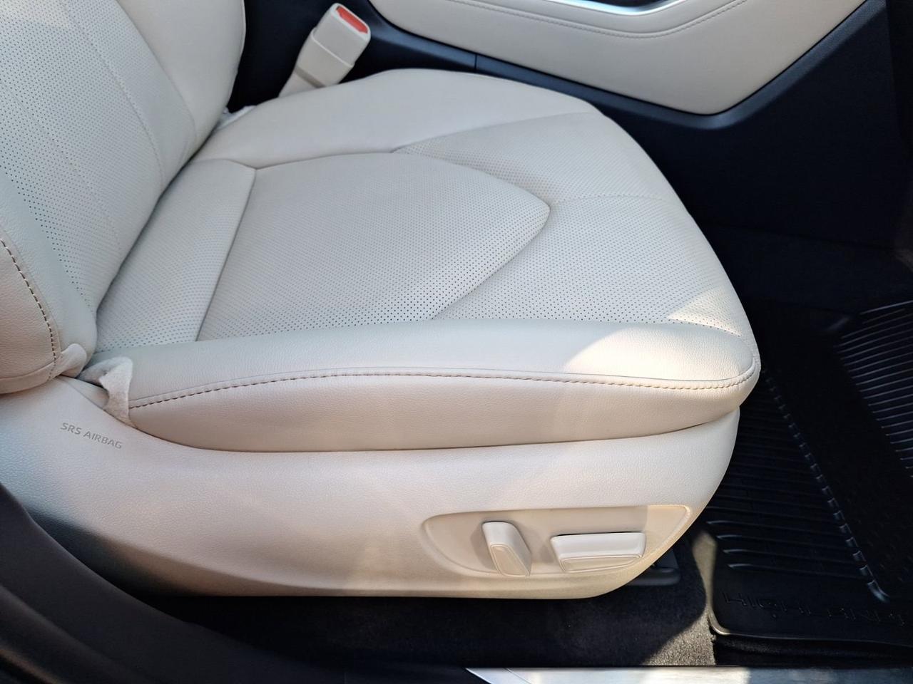 2023 Toyota Highlander Hybrid Limited Hurst TX