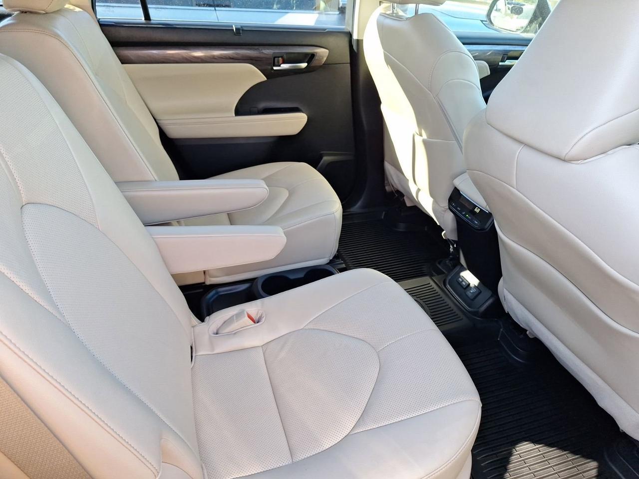 2023 Toyota Highlander Hybrid Limited Hurst TX