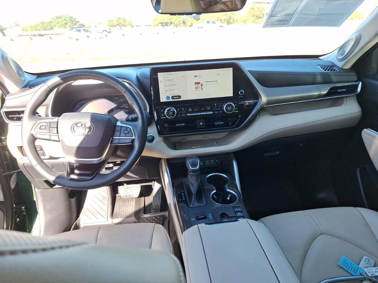 2023 Toyota Highlander Hybrid Limited Hurst TX