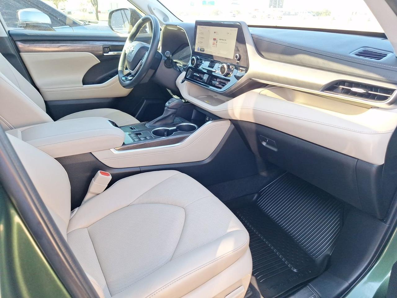 2023 Toyota Highlander Hybrid Limited Hurst TX