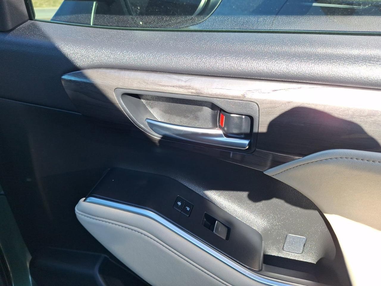 2023 Toyota Highlander Hybrid Limited Hurst TX