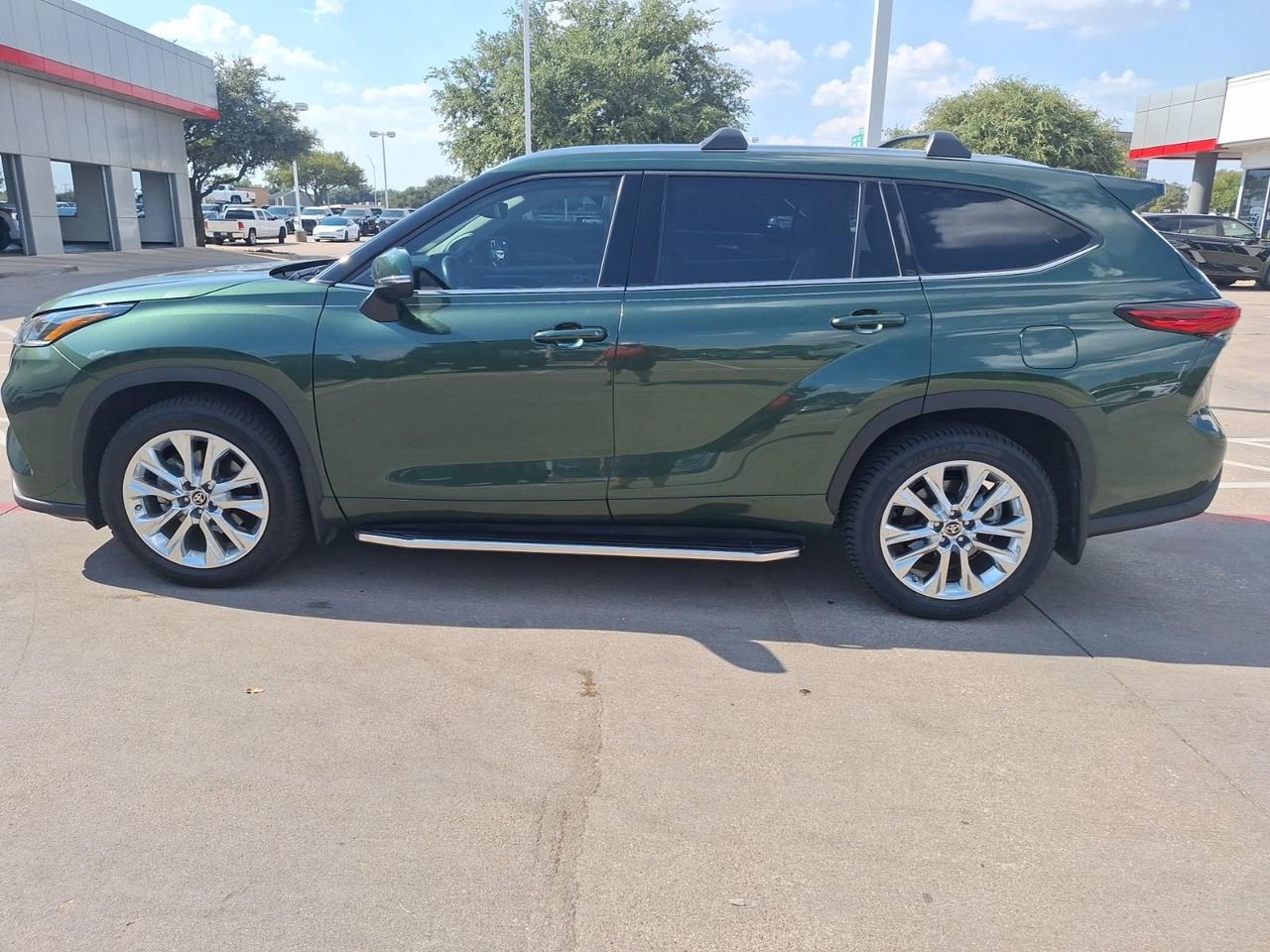 2023 Toyota Highlander Hybrid Limited Hurst TX
