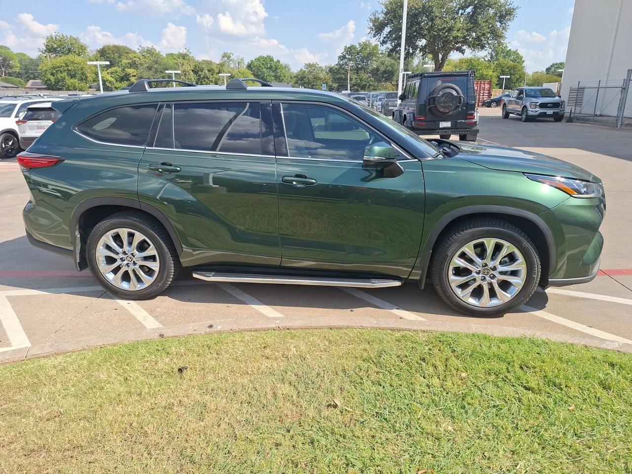2023 Toyota Highlander Hybrid Limited Hurst TX
