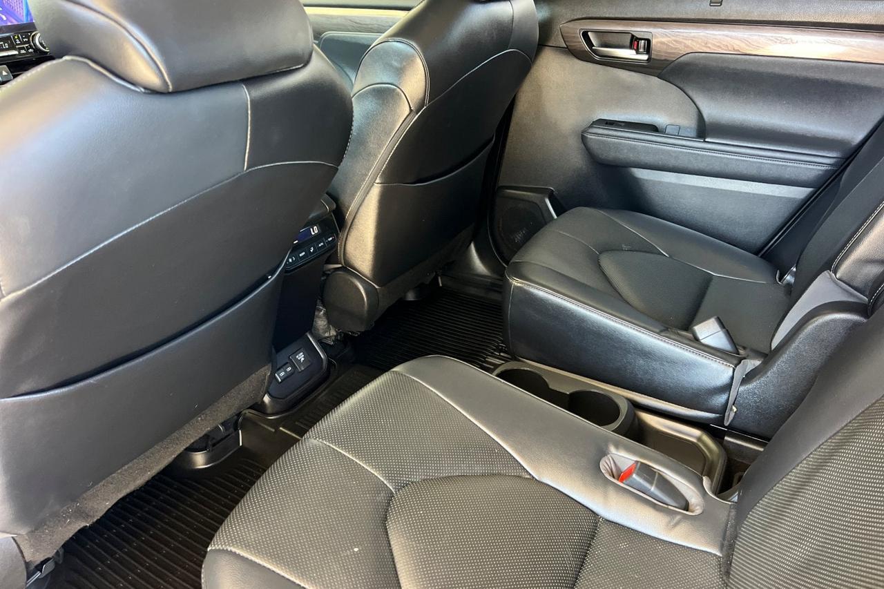 2023 Toyota Highlander Hybrid Limited Roseville CA
