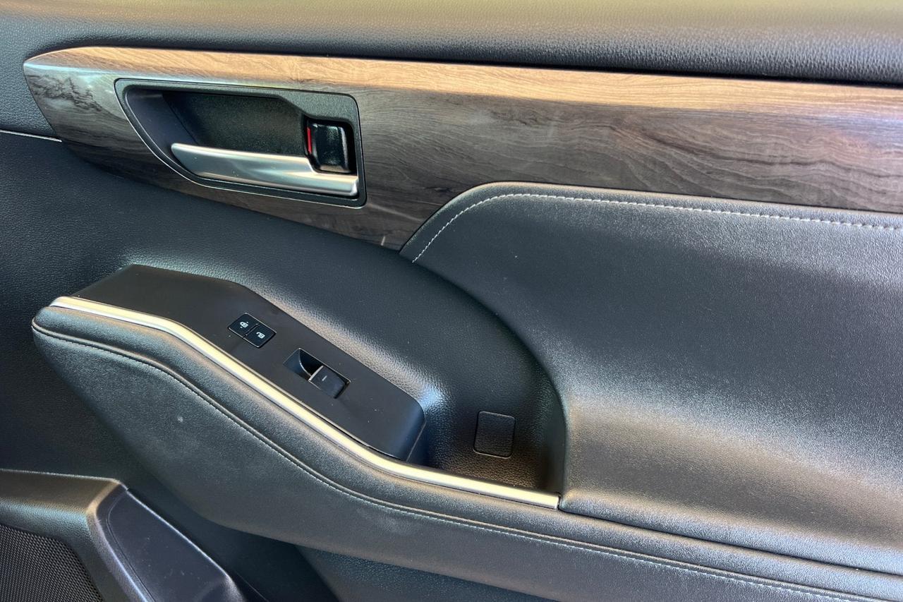 2023 Toyota Highlander Hybrid Limited Roseville CA