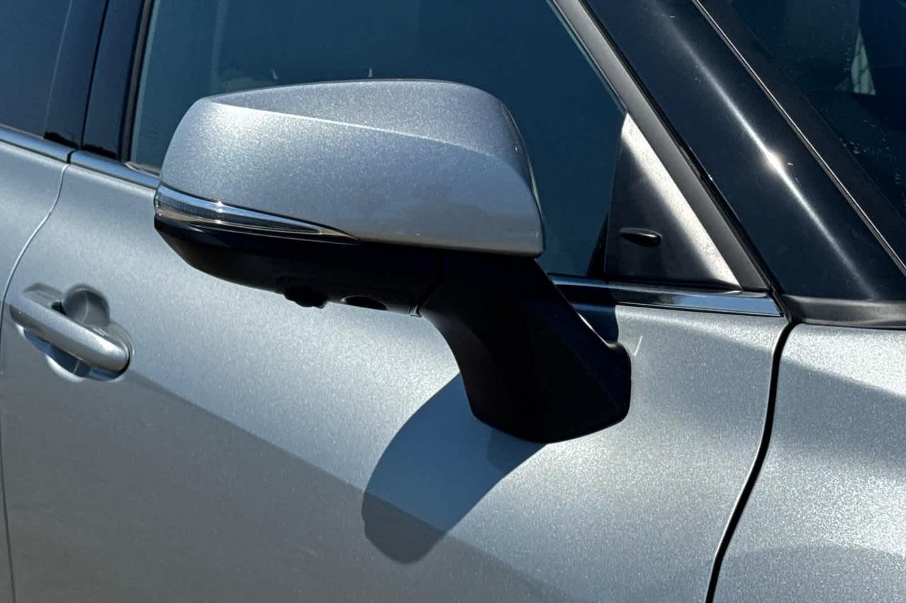 2023 Toyota Highlander Hybrid Limited Roseville CA