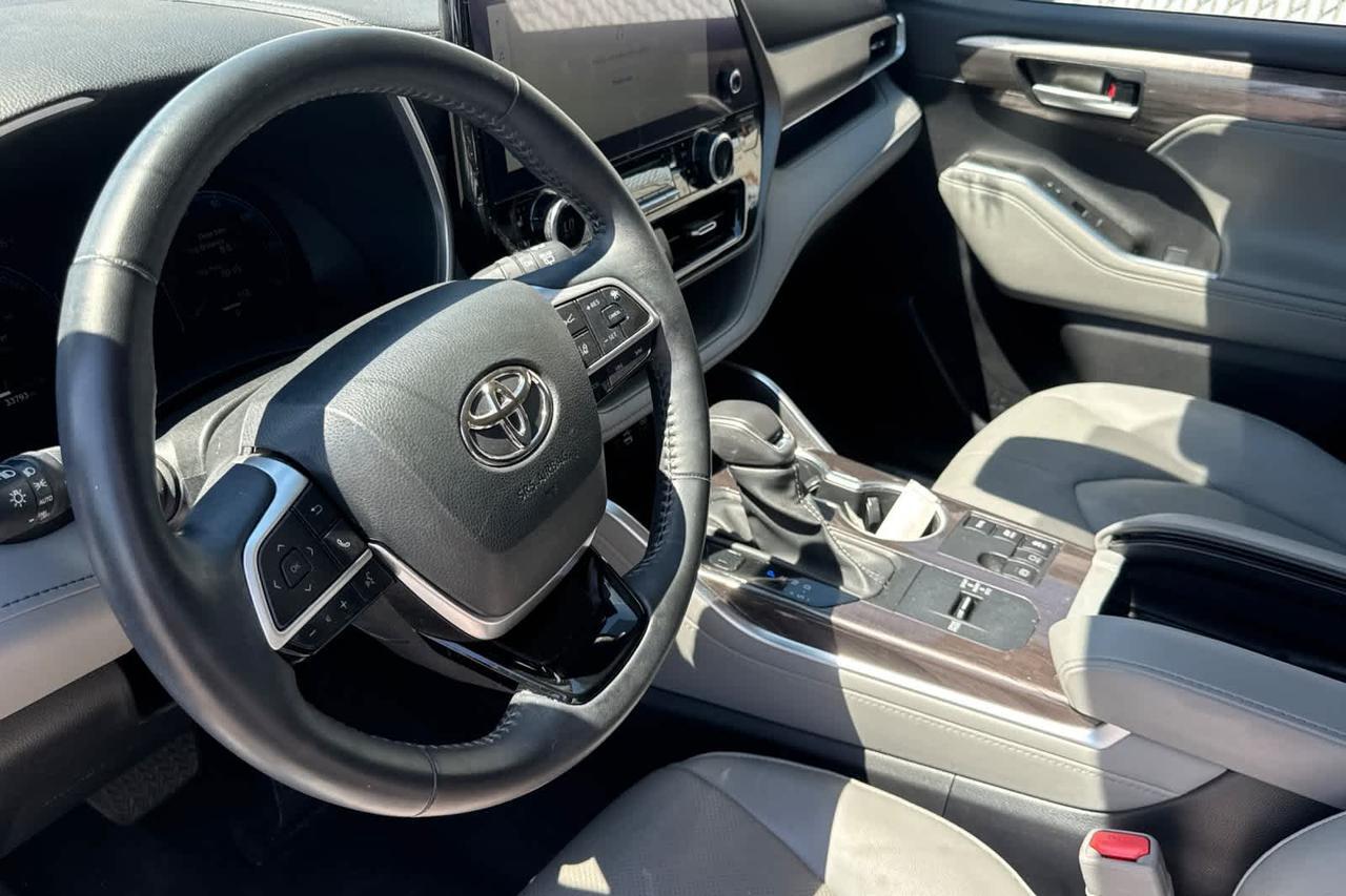 2023 Toyota Highlander Hybrid Limited Roseville CA