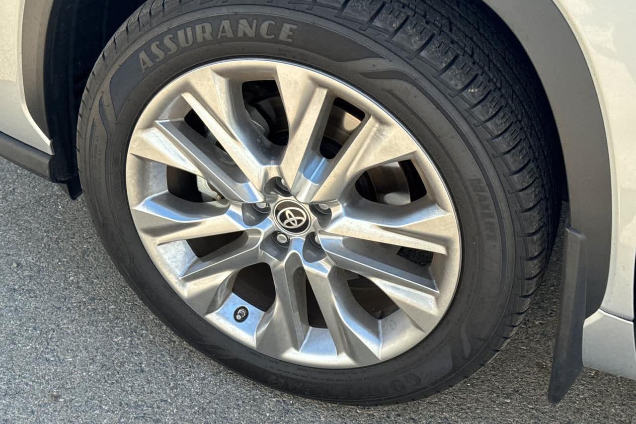 2023 Toyota Highlander Hybrid Limited Roseville CA