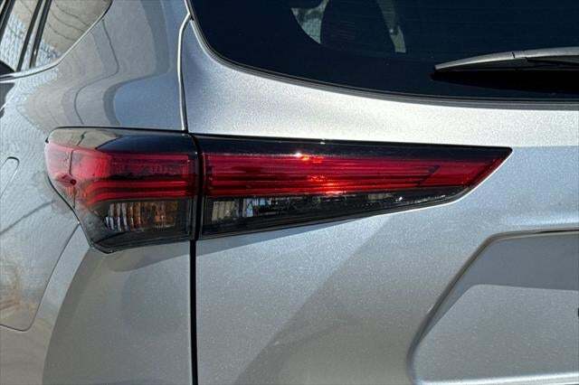 2023 Toyota Highlander Hybrid Limited Roseville CA