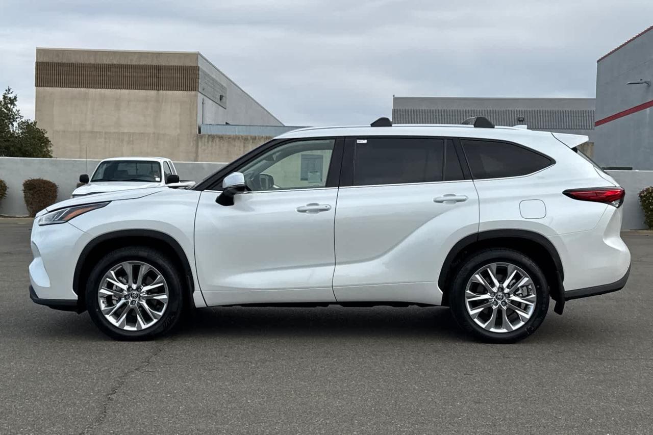 2023 Toyota Highlander Hybrid Limited Roseville CA