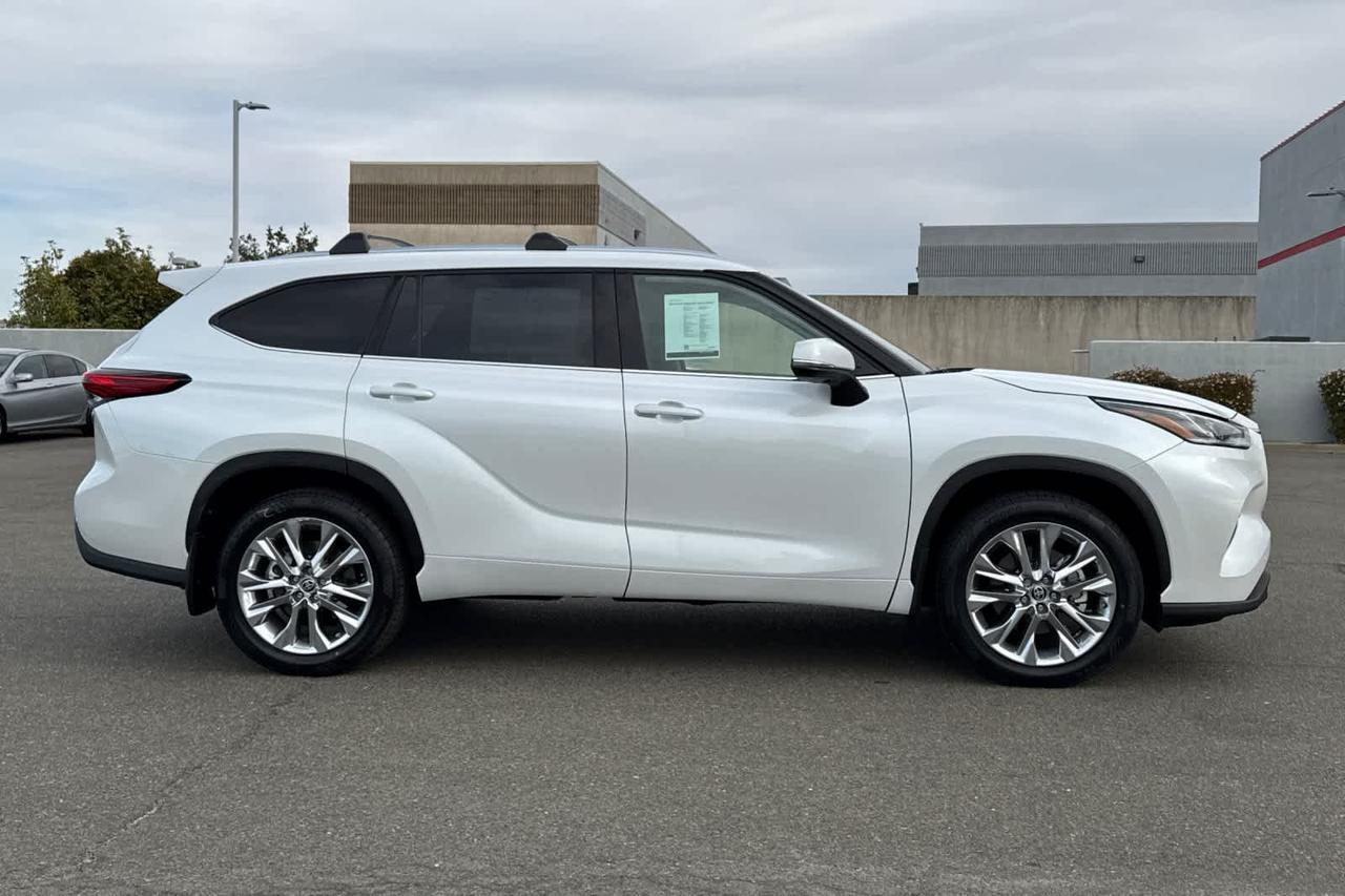 2023 Toyota Highlander Hybrid Limited Roseville CA