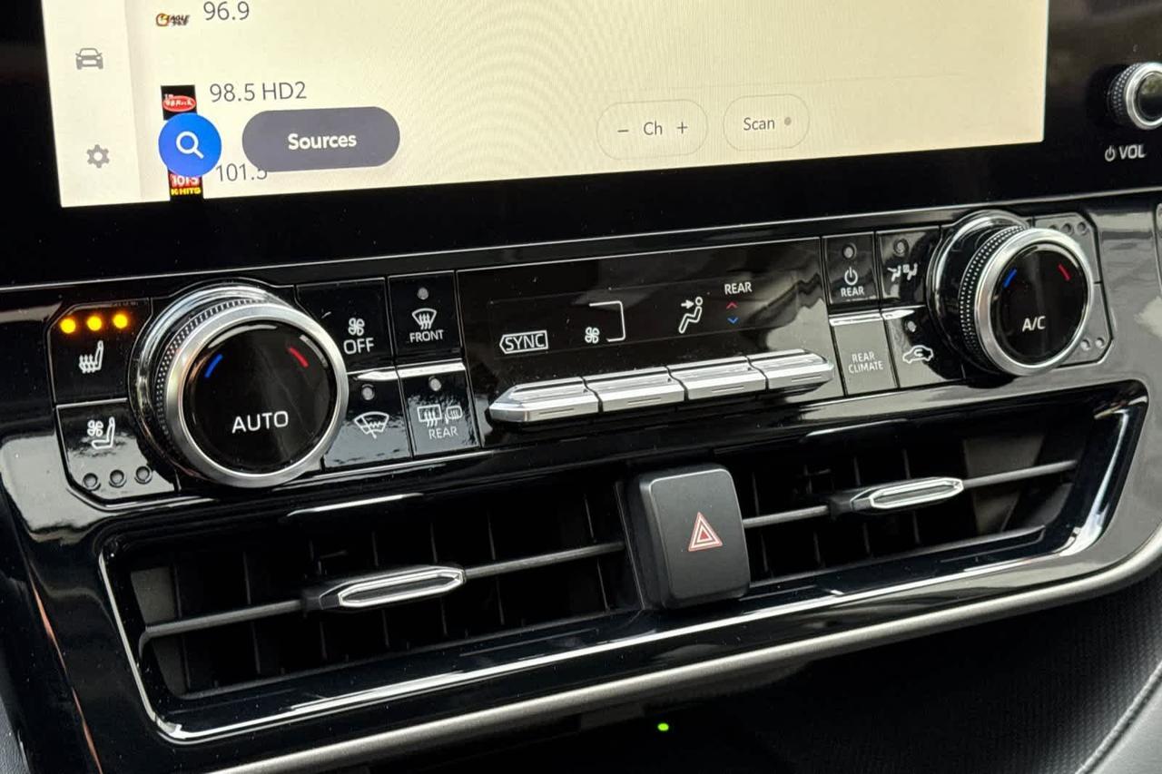 2023 Toyota Highlander Hybrid Limited Roseville CA