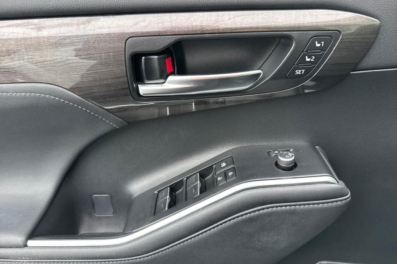 2023 Toyota Highlander Hybrid Limited Roseville CA