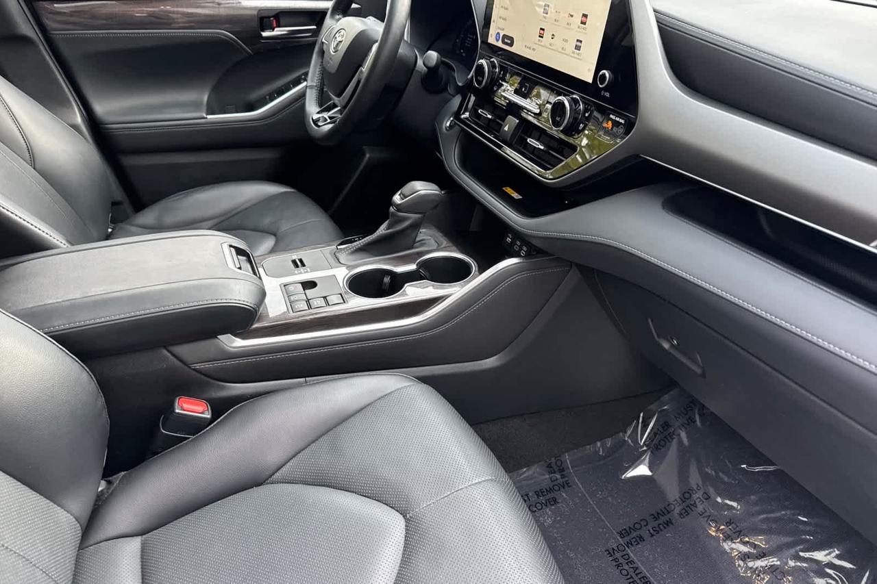 2023 Toyota Highlander Hybrid Limited Roseville CA