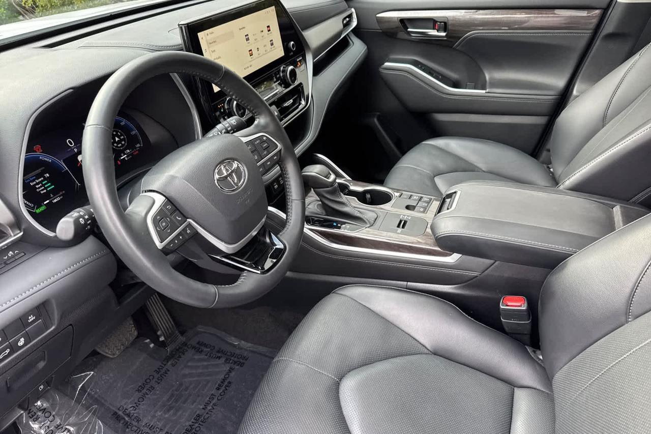2023 Toyota Highlander Hybrid Limited Roseville CA