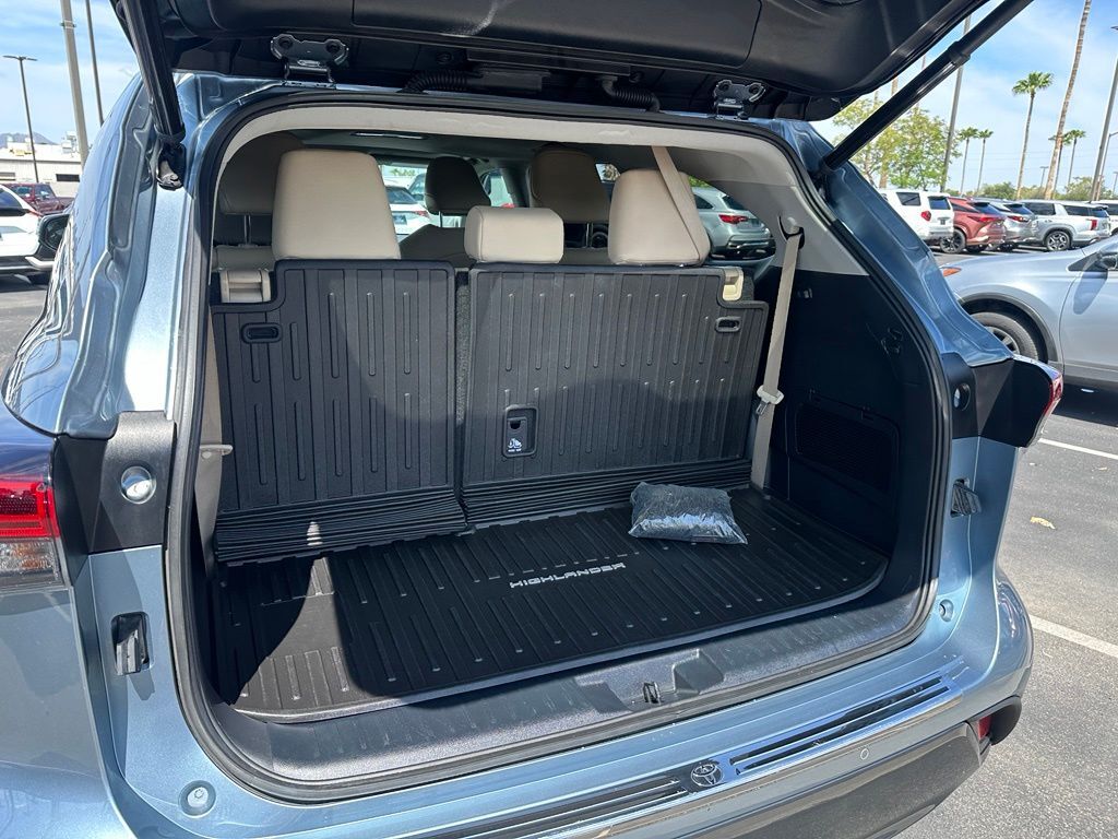 2023 Toyota Highlander Hybrid Limited Tucson AZ