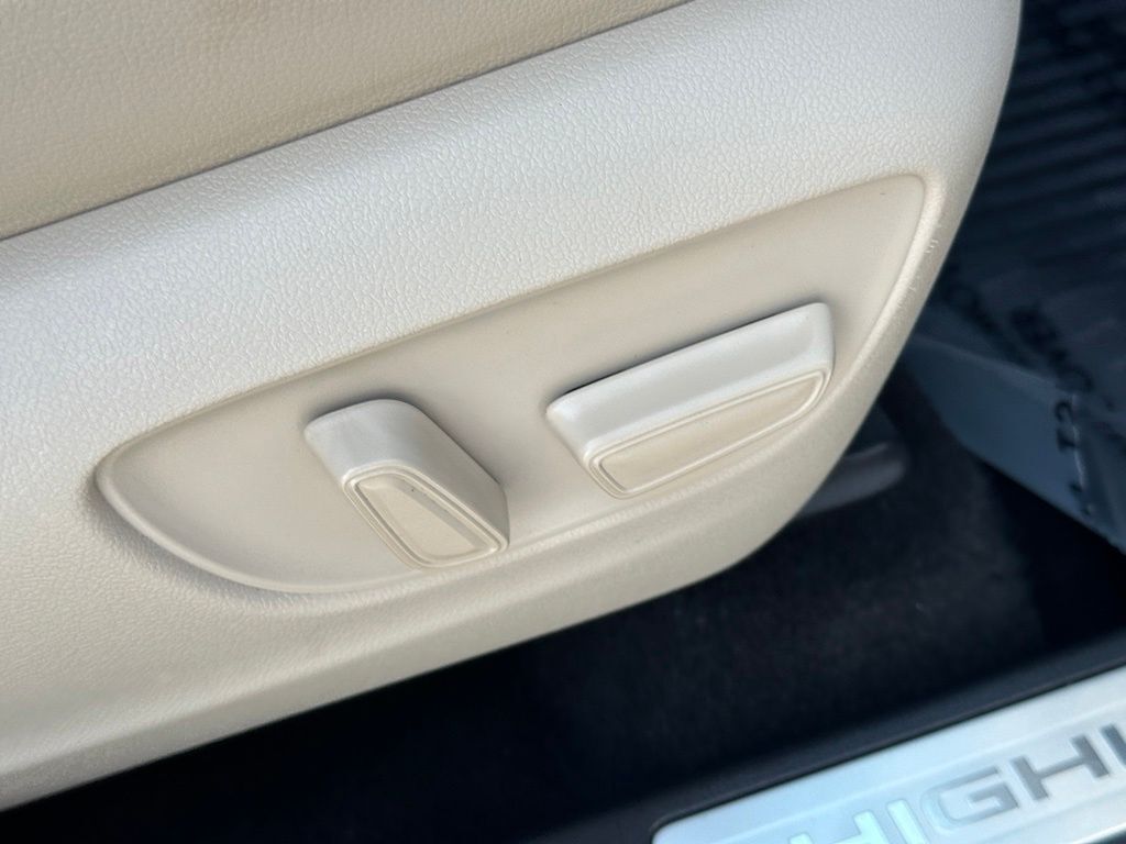2023 Toyota Highlander Hybrid Limited Tucson AZ