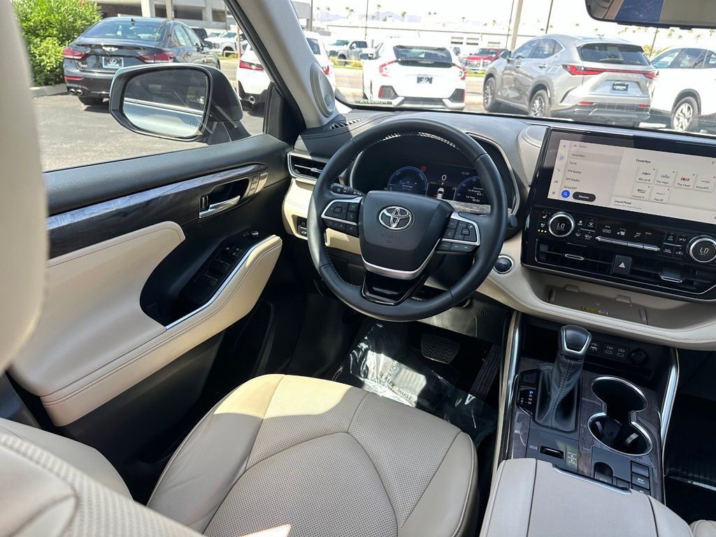 2023 Toyota Highlander Hybrid Limited Tucson AZ
