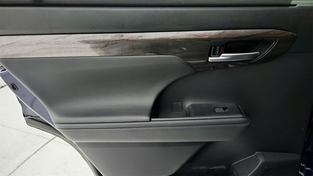 2023 Toyota Highlander Hybrid Limited Laurel MD