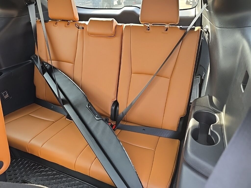 2023 Toyota Highlander Hybrid Platinum AWD 7 Passenger Minocqua WI