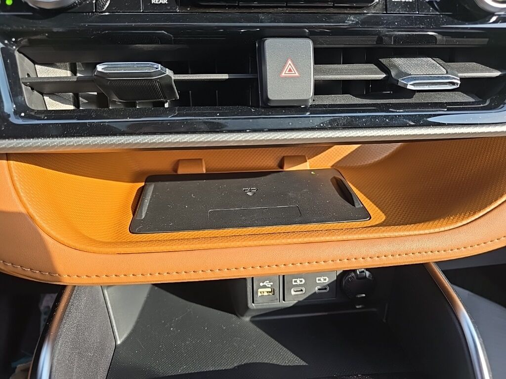 2023 Toyota Highlander Hybrid Platinum AWD 7 Passenger Minocqua WI