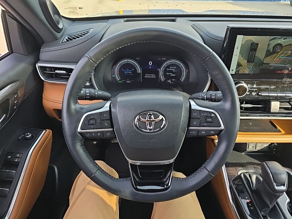 2023 Toyota Highlander Hybrid Platinum AWD 7 Passenger Minocqua WI