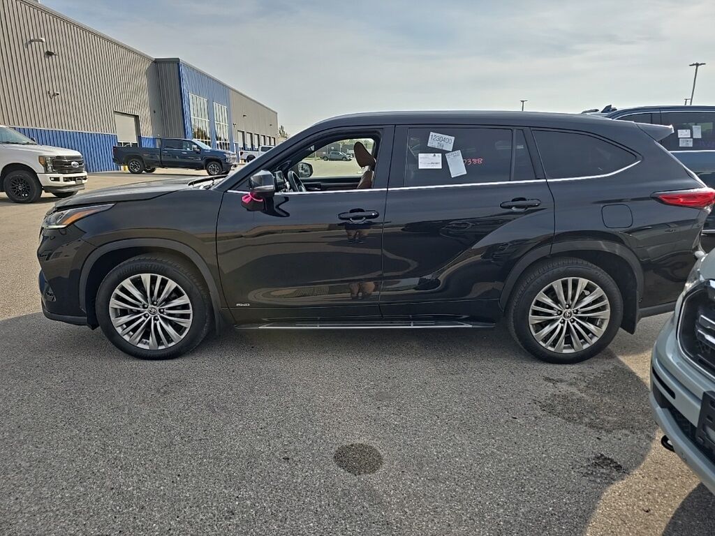 2023 Toyota Highlander Hybrid Platinum AWD 7 Passenger Minocqua WI