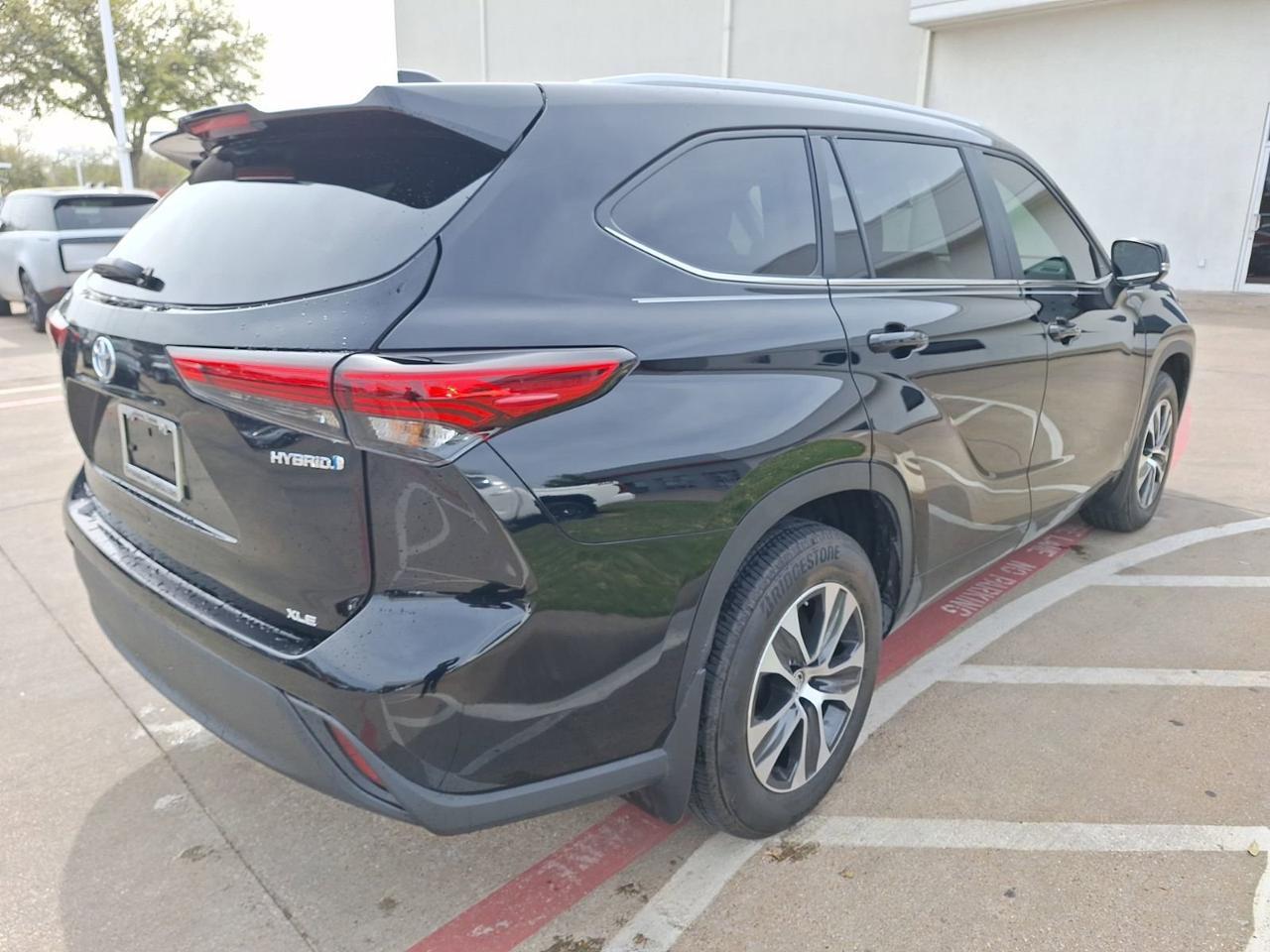 2023 Toyota Highlander Hybrid Platinum Hurst TX