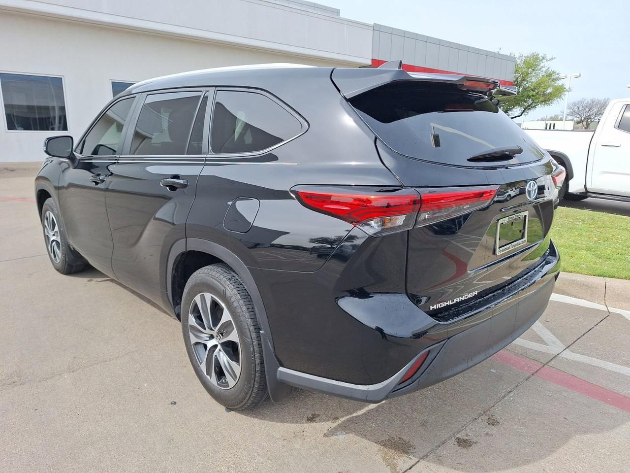 2023 Toyota Highlander Hybrid Platinum Hurst TX