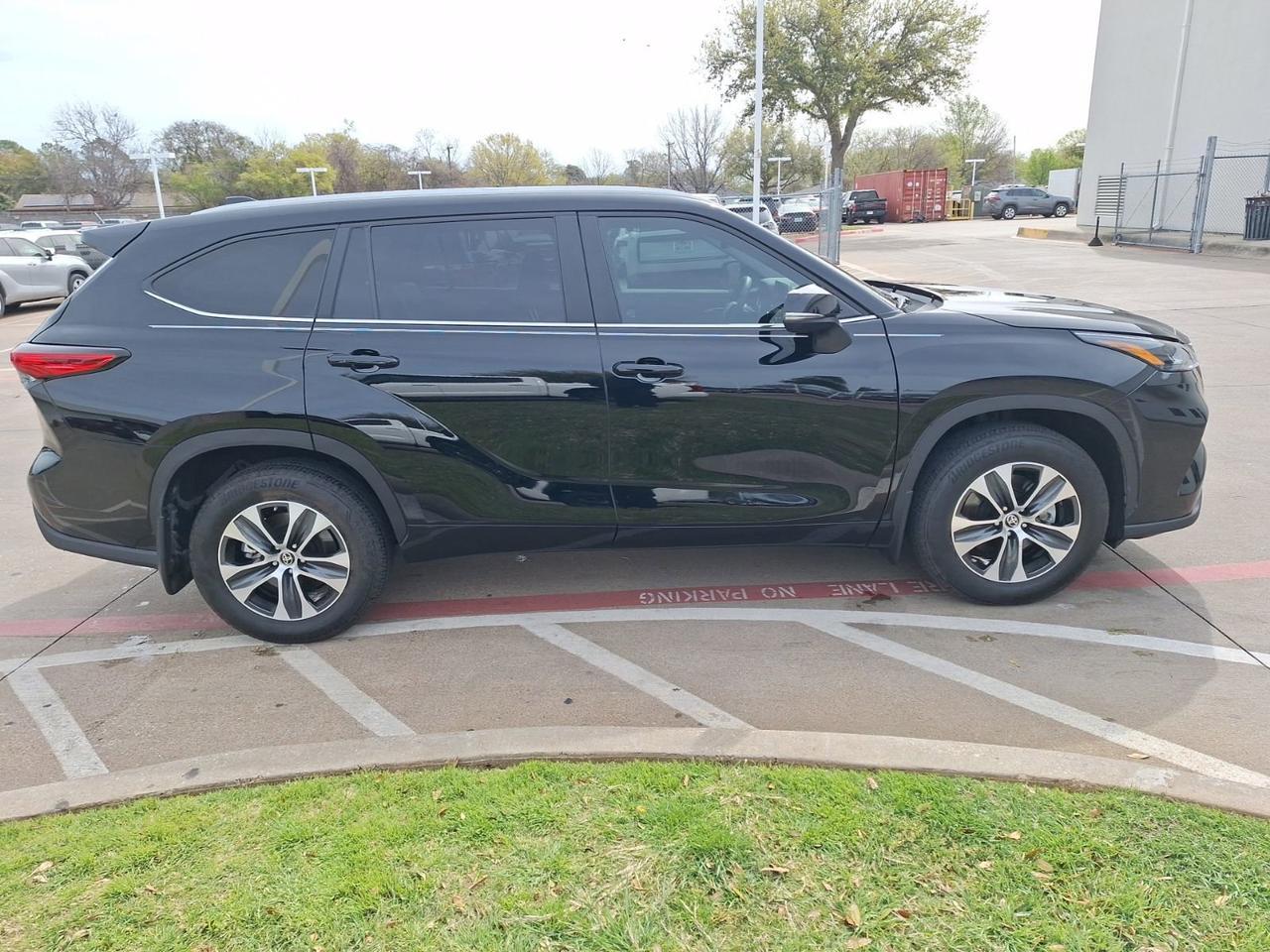 2023 Toyota Highlander Hybrid Platinum Hurst TX