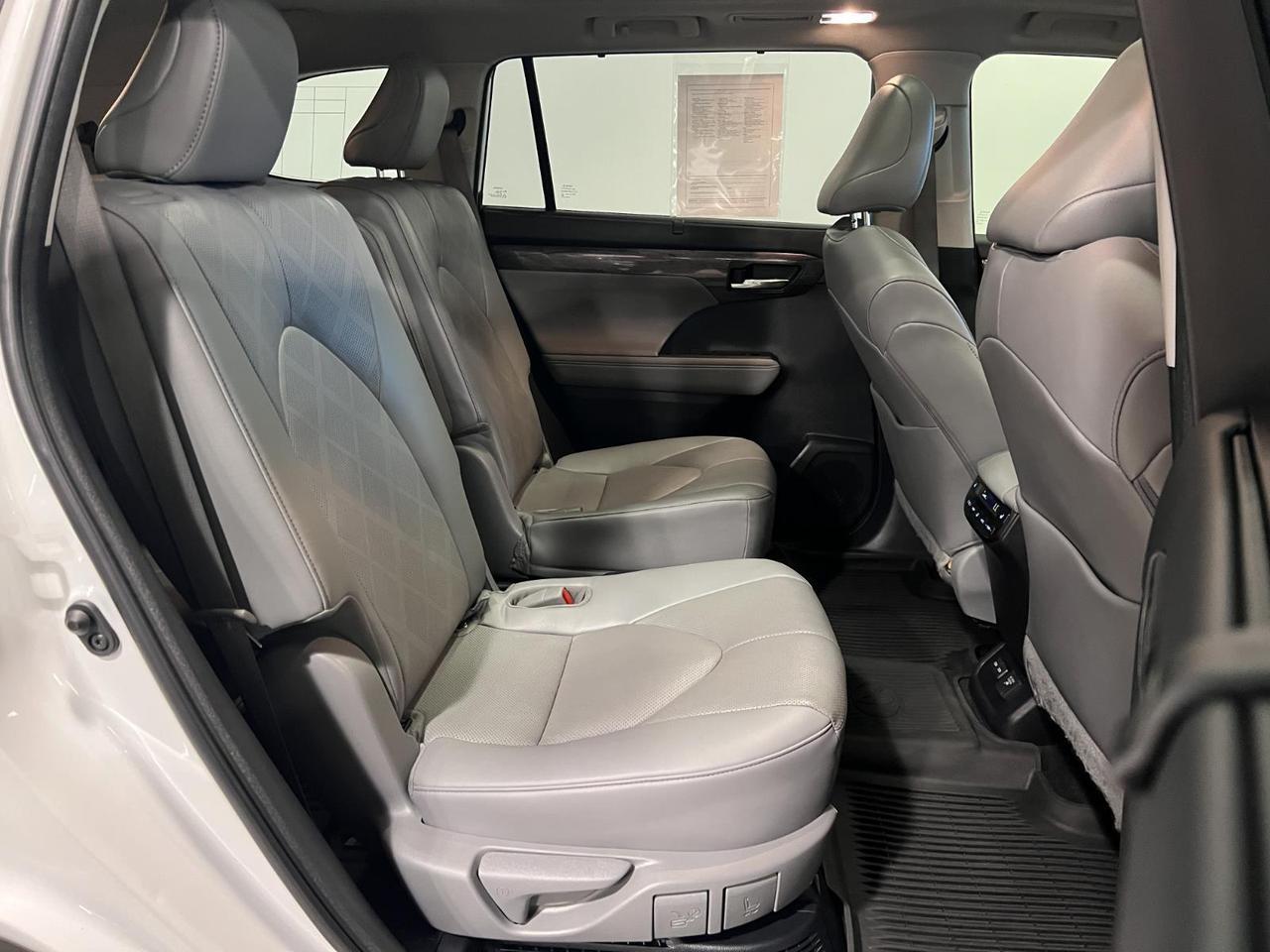 2023 Toyota Highlander Hybrid Platinum Parker CO