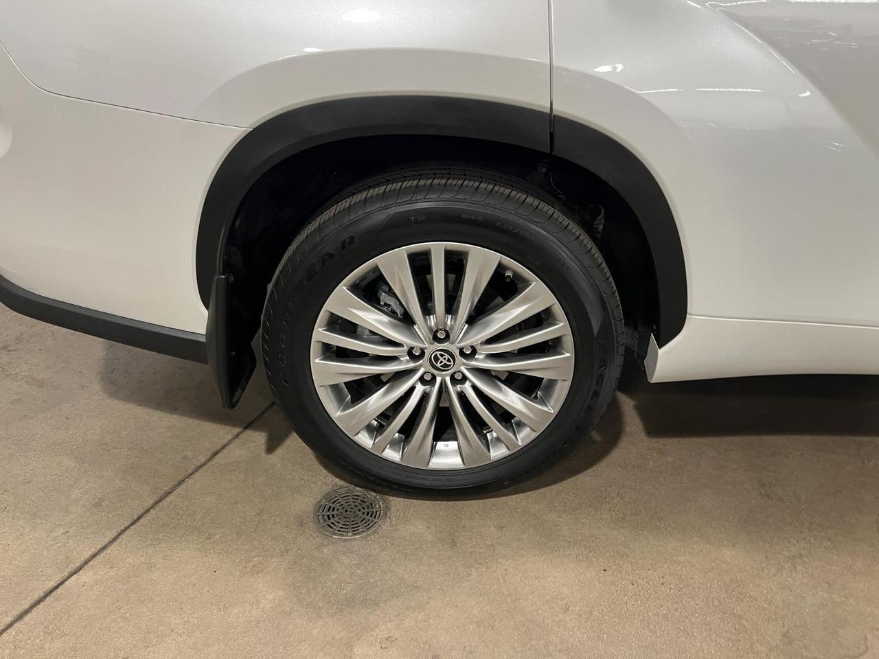 2023 Toyota Highlander Hybrid Platinum Parker CO