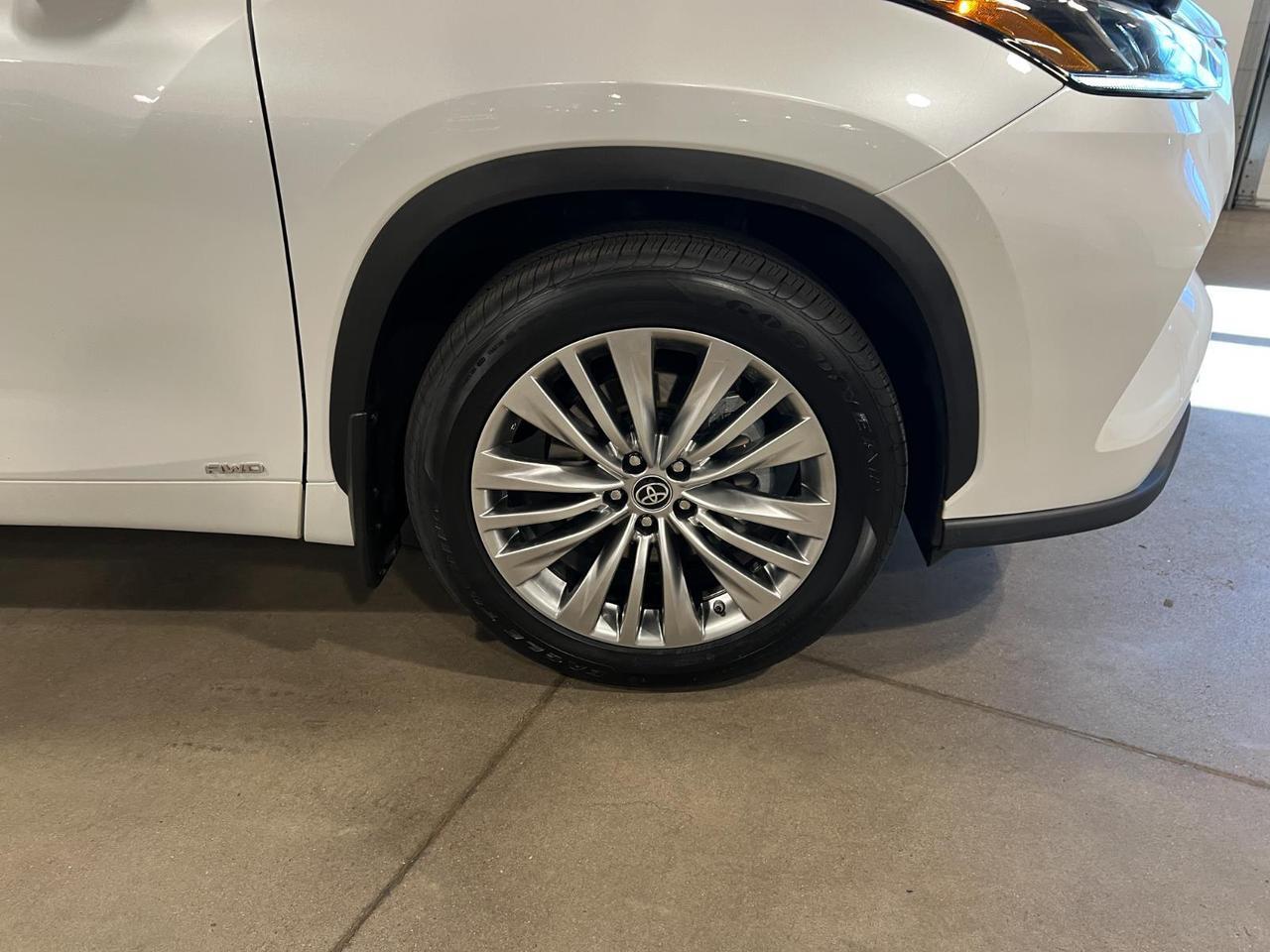 2023 Toyota Highlander Hybrid Platinum Parker CO