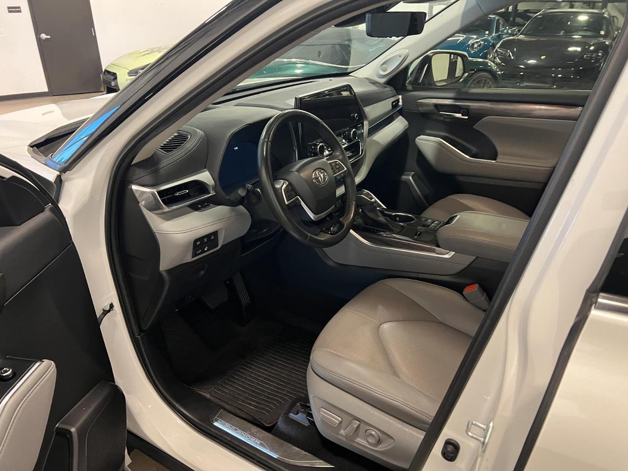 2023 Toyota Highlander Hybrid Platinum Parker CO