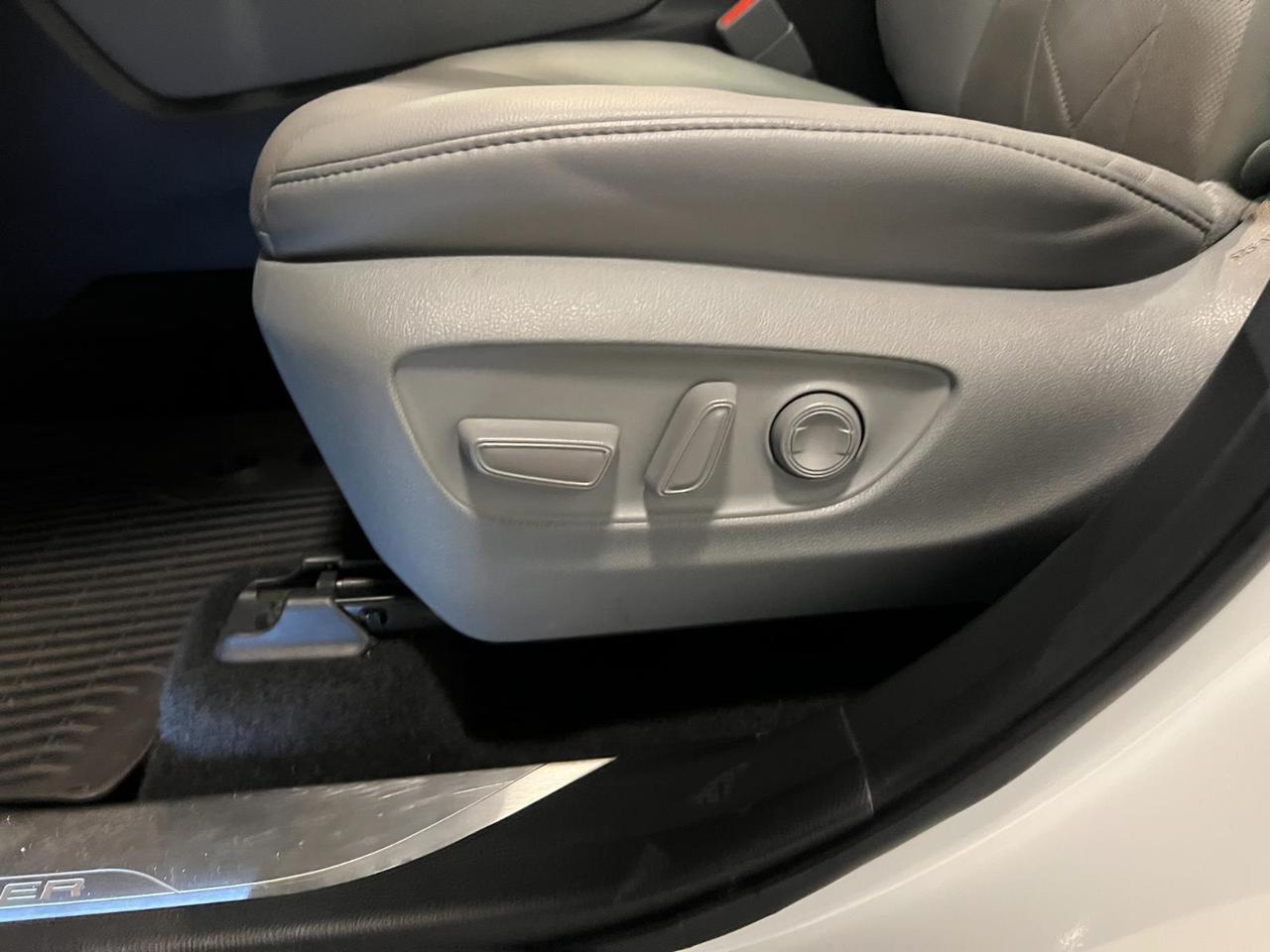 2023 Toyota Highlander Hybrid Platinum Parker CO