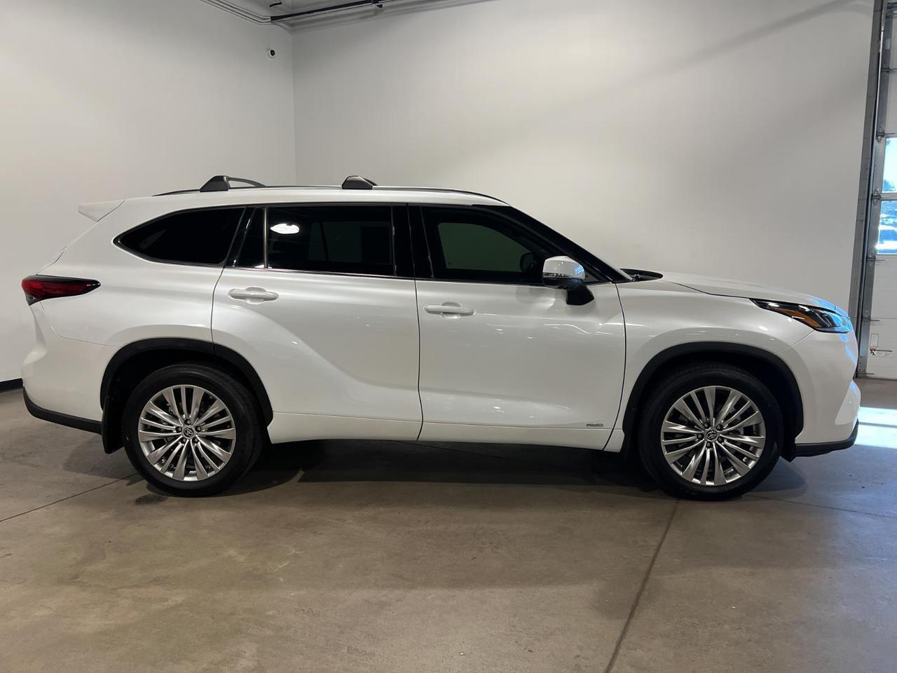 2023 Toyota Highlander Hybrid Platinum Parker CO