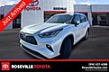 2023 Toyota Highlander Hybrid Platinum