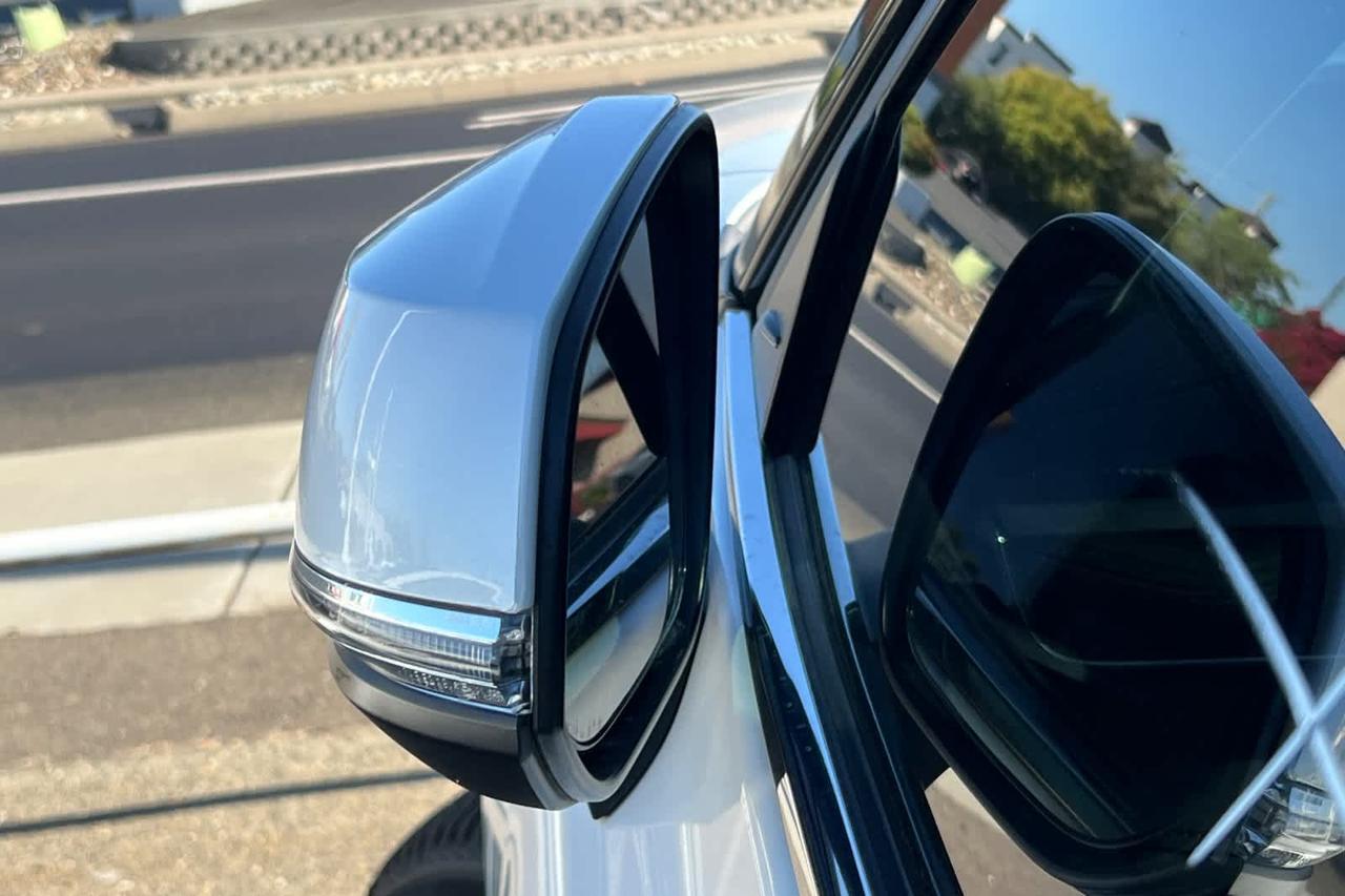 2023 Toyota Highlander Hybrid Platinum Roseville CA