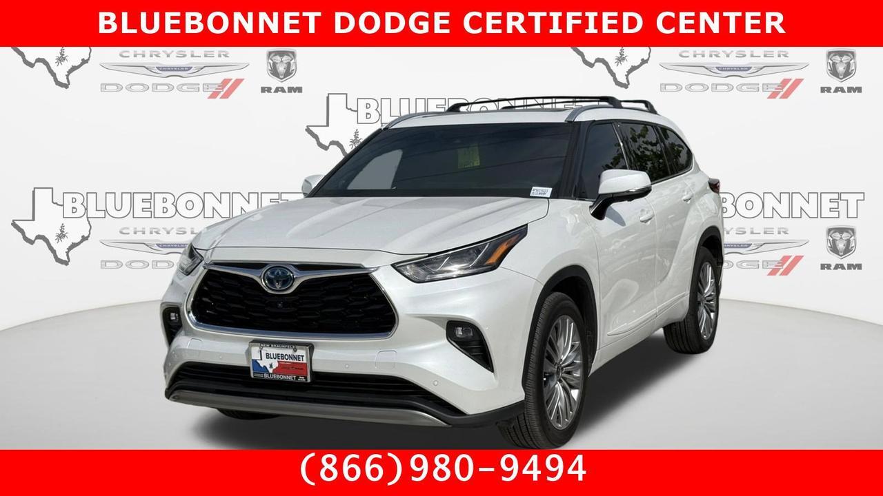 2023 Toyota Highlander Hybrid Platinum