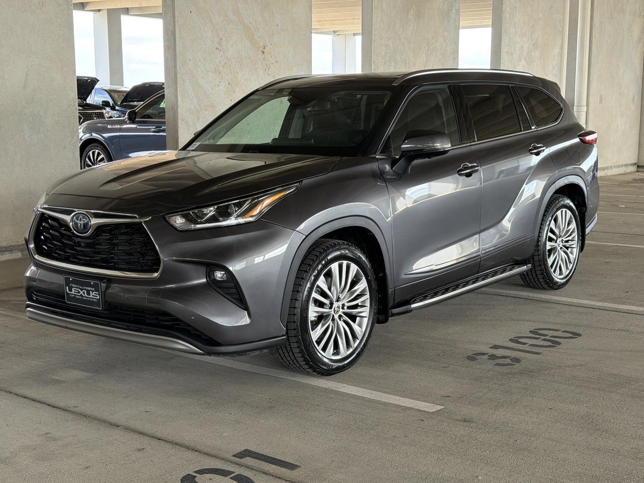 2023 Toyota Highlander Hybrid Platinum