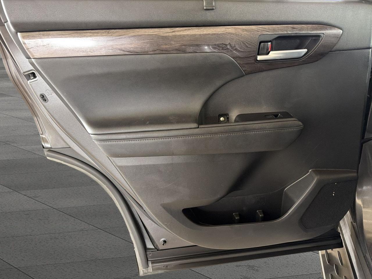 2023 Toyota Highlander Hybrid Platinum San Antonio TX