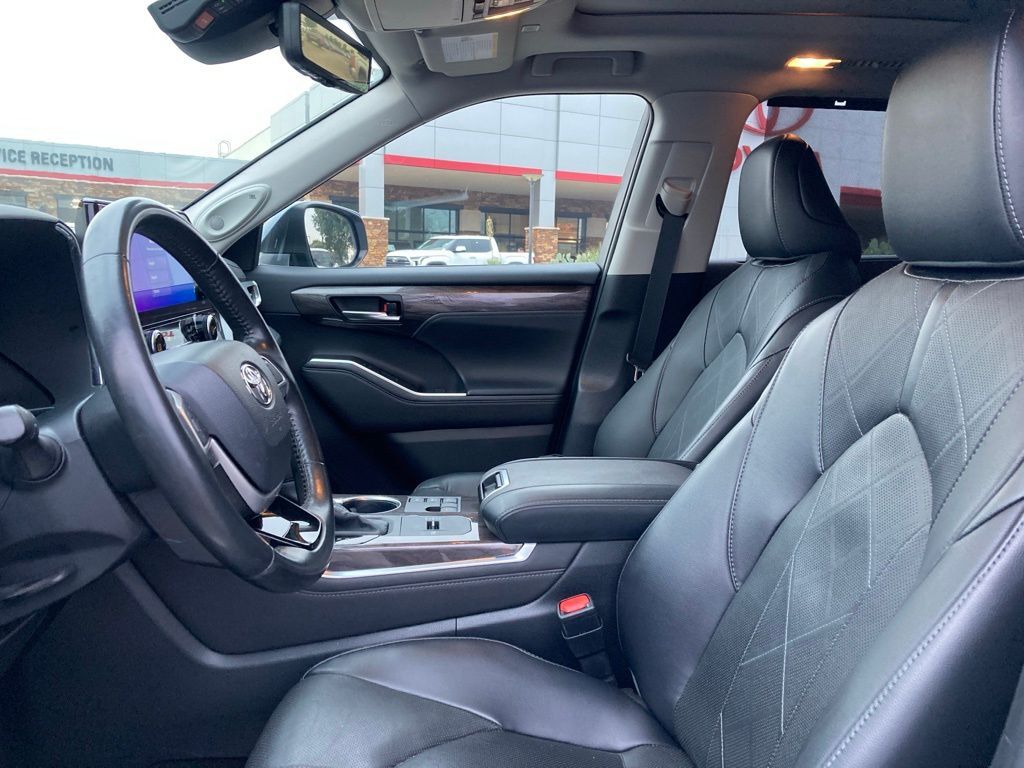 2023 Toyota Highlander Hybrid Platinum San Antonio TX