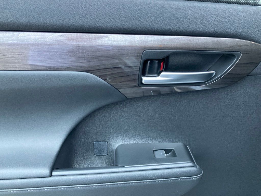2023 Toyota Highlander Hybrid Platinum San Antonio TX