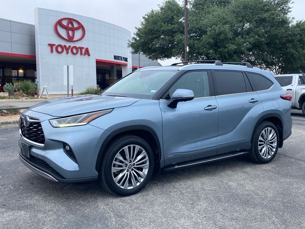 2023 Toyota Highlander Hybrid
