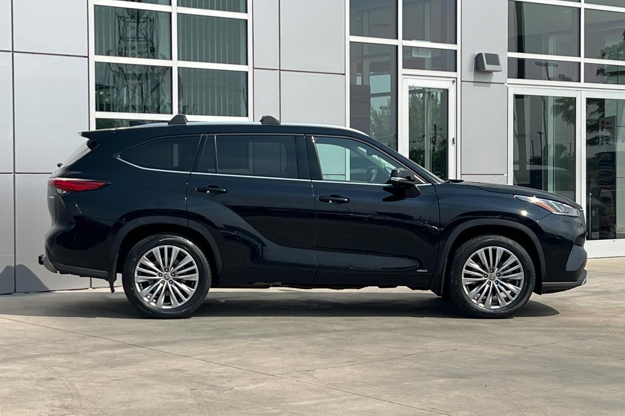 2023 Toyota Highlander Hybrid Platinum Ontario OR